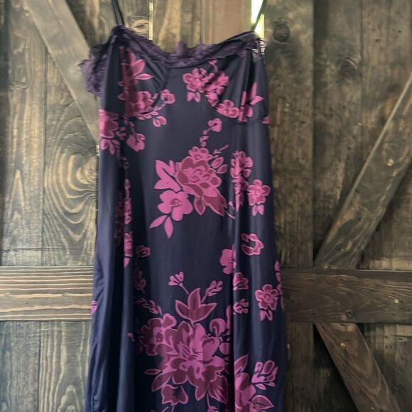 VINTAGE FLOWER PRINT MESH PANEL LACE UP BACK SLIP MAXI DRESS - BLACK - Picture 4 of 13